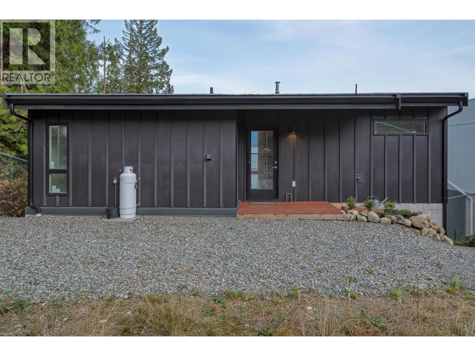 1829 North Road, Gibsons, British Columbia  V0N 1V1 - Photo 21 - R3071344