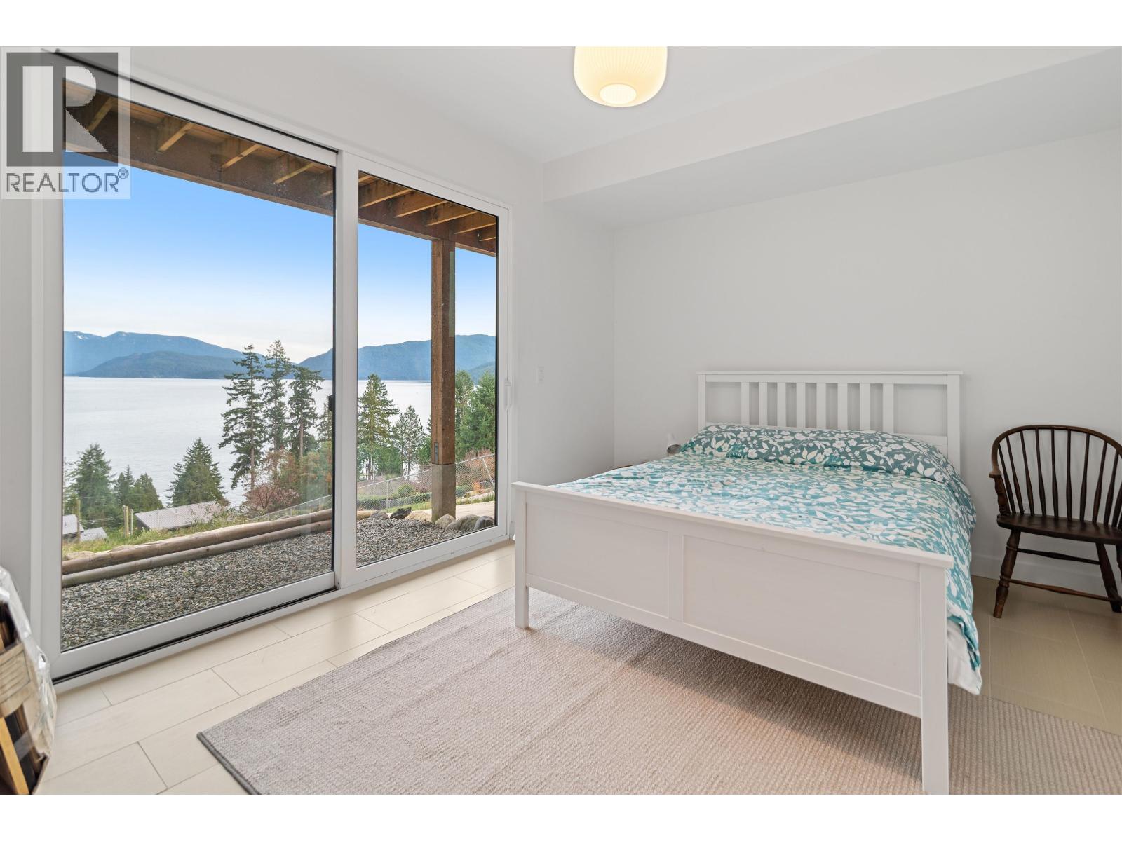 1829 North Road, Gibsons, British Columbia  V0N 1V1 - Photo 17 - R3071344