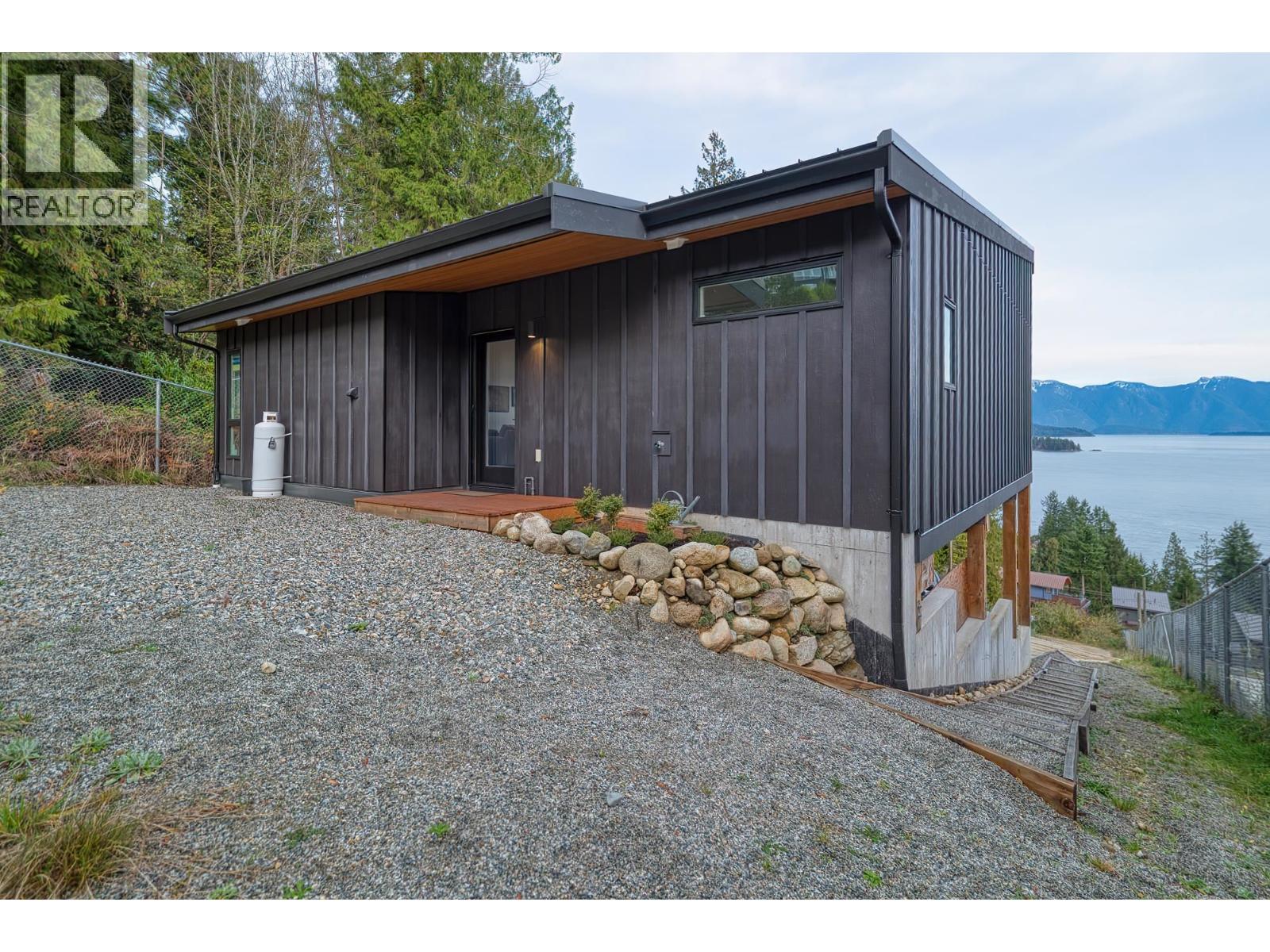 1829 North Road, Gibsons, British Columbia  V0N 1V1 - Photo 20 - R3071344