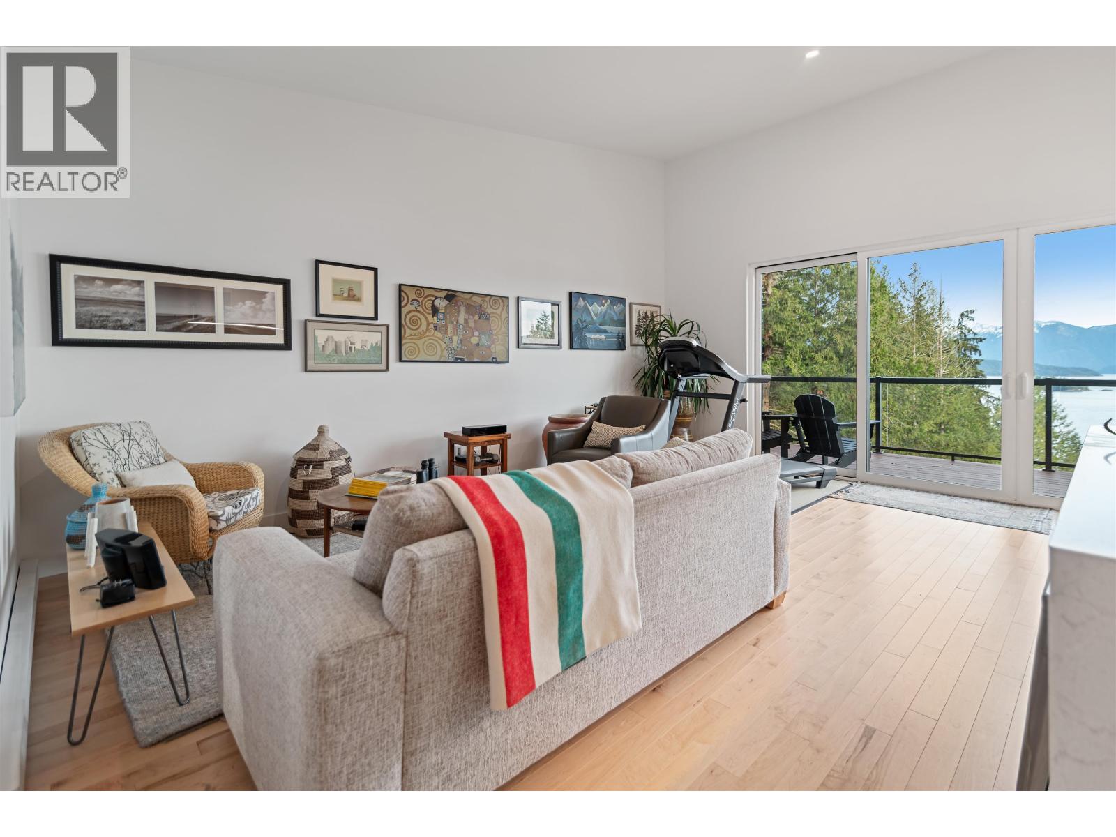 1829 North Road, Gibsons, British Columbia  V0N 1V1 - Photo 12 - R3071344