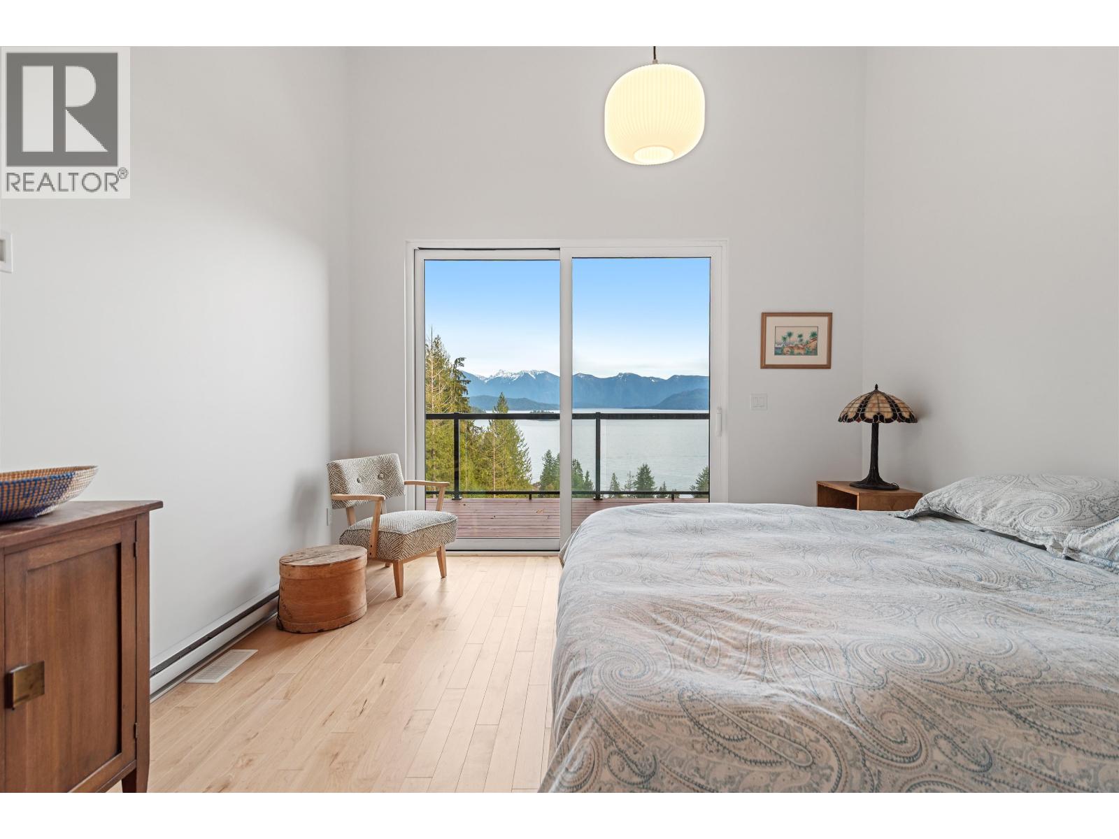 1829 North Road, Gibsons, British Columbia  V0N 1V1 - Photo 15 - R3071344