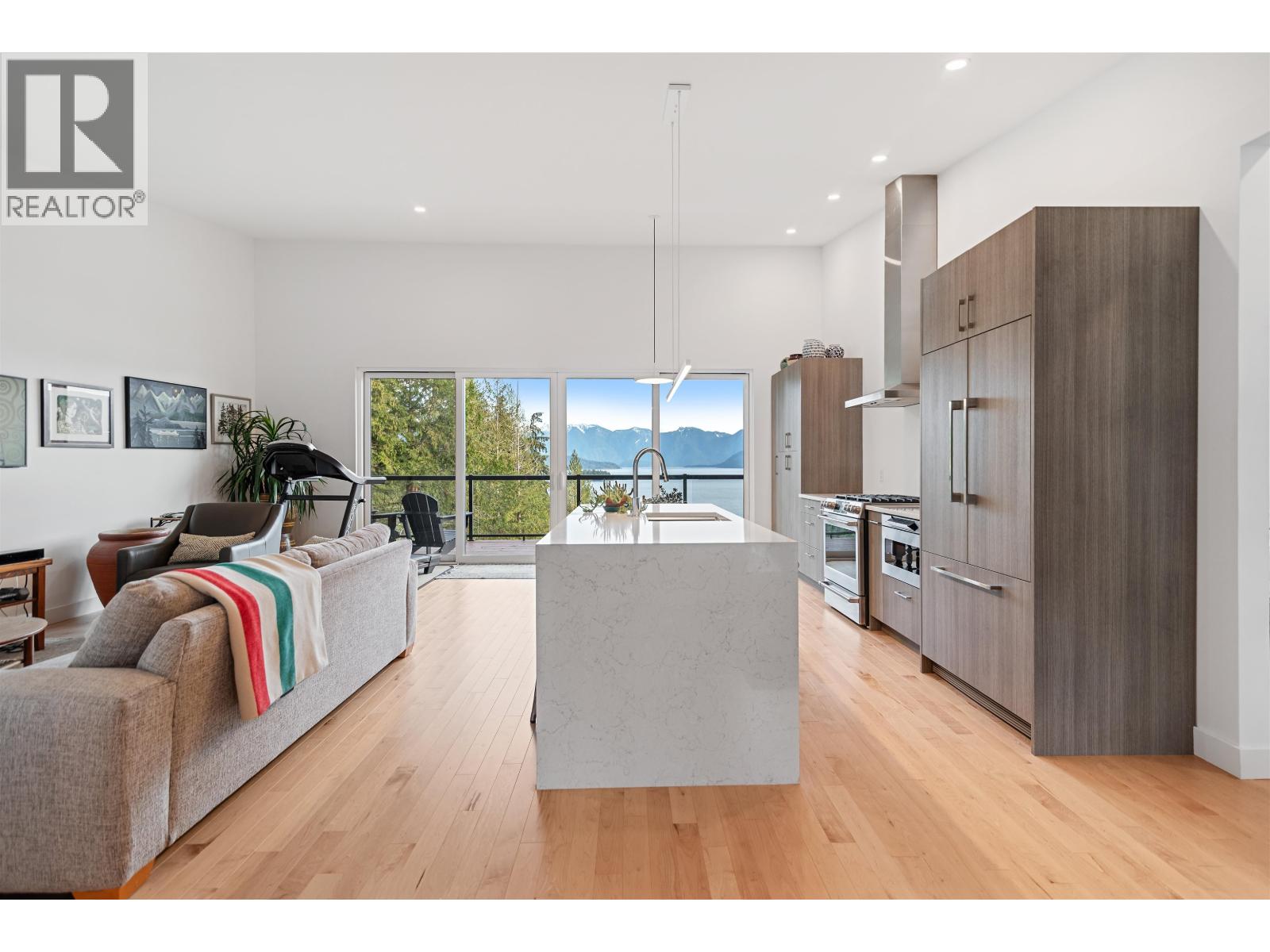 1829 North Road, Gibsons, British Columbia  V0N 1V1 - Photo 7 - R3071344