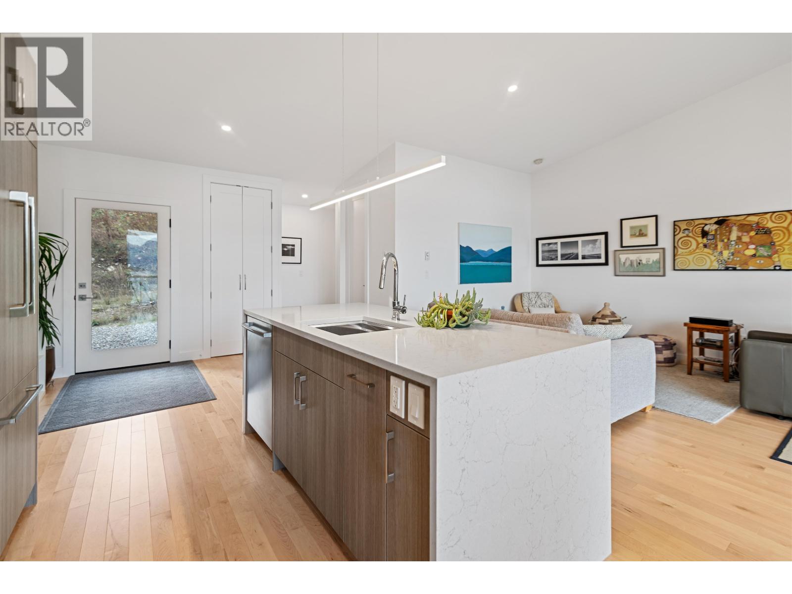 1829 North Road, Gibsons, British Columbia  V0N 1V1 - Photo 9 - R3071344