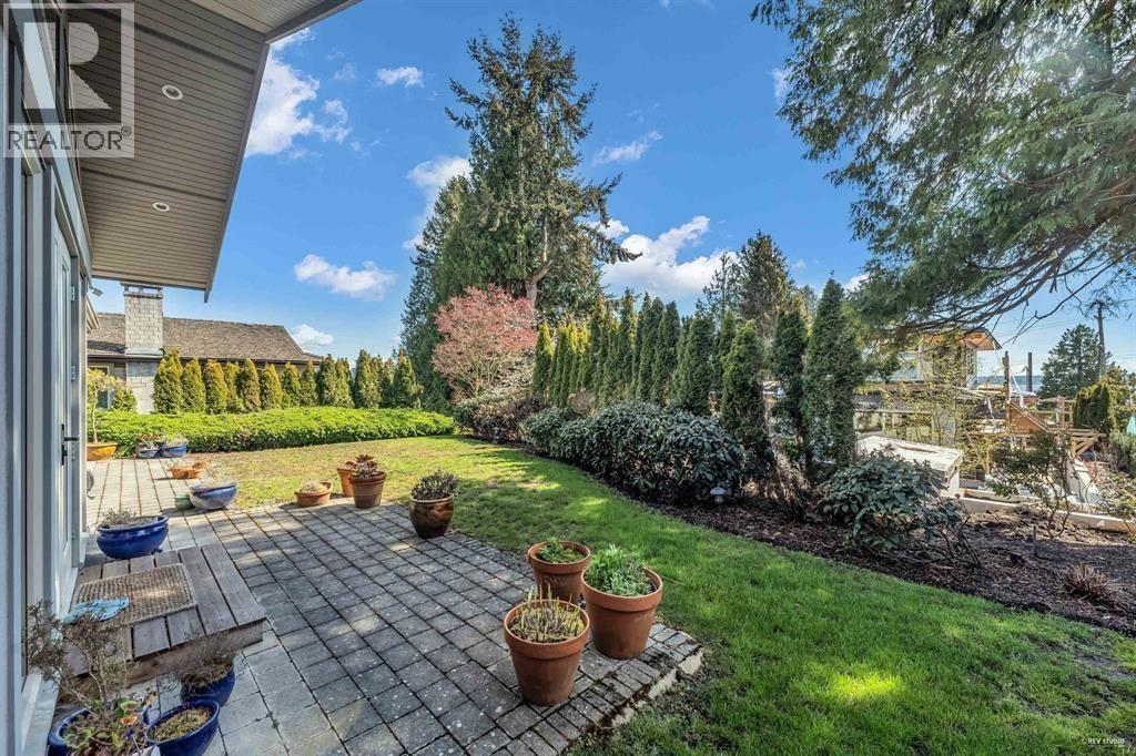 2566 Marine Drive, West Vancouver, British Columbia  V7V 1L4 - Photo 14 - R3071358