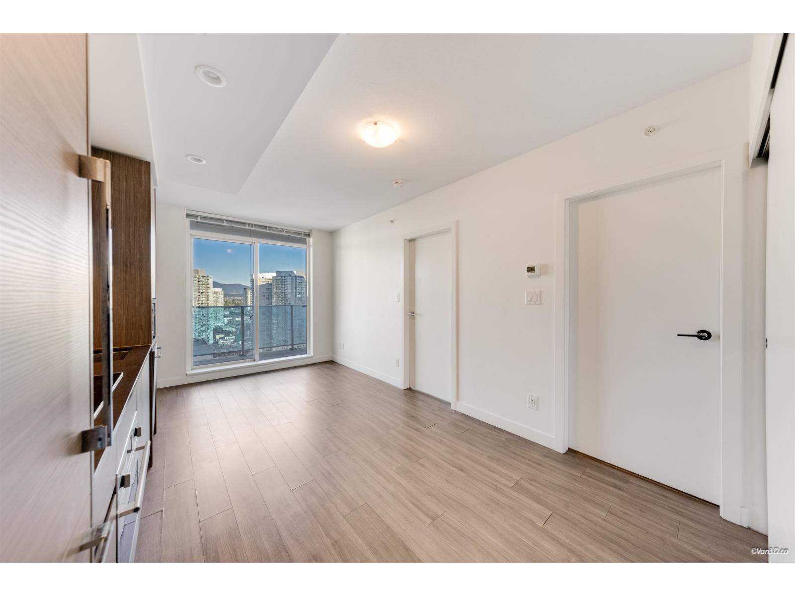 2806 13615 Fraser Highway, Surrey, British Columbia V3T 0P7 - Photo 3 - R3071336