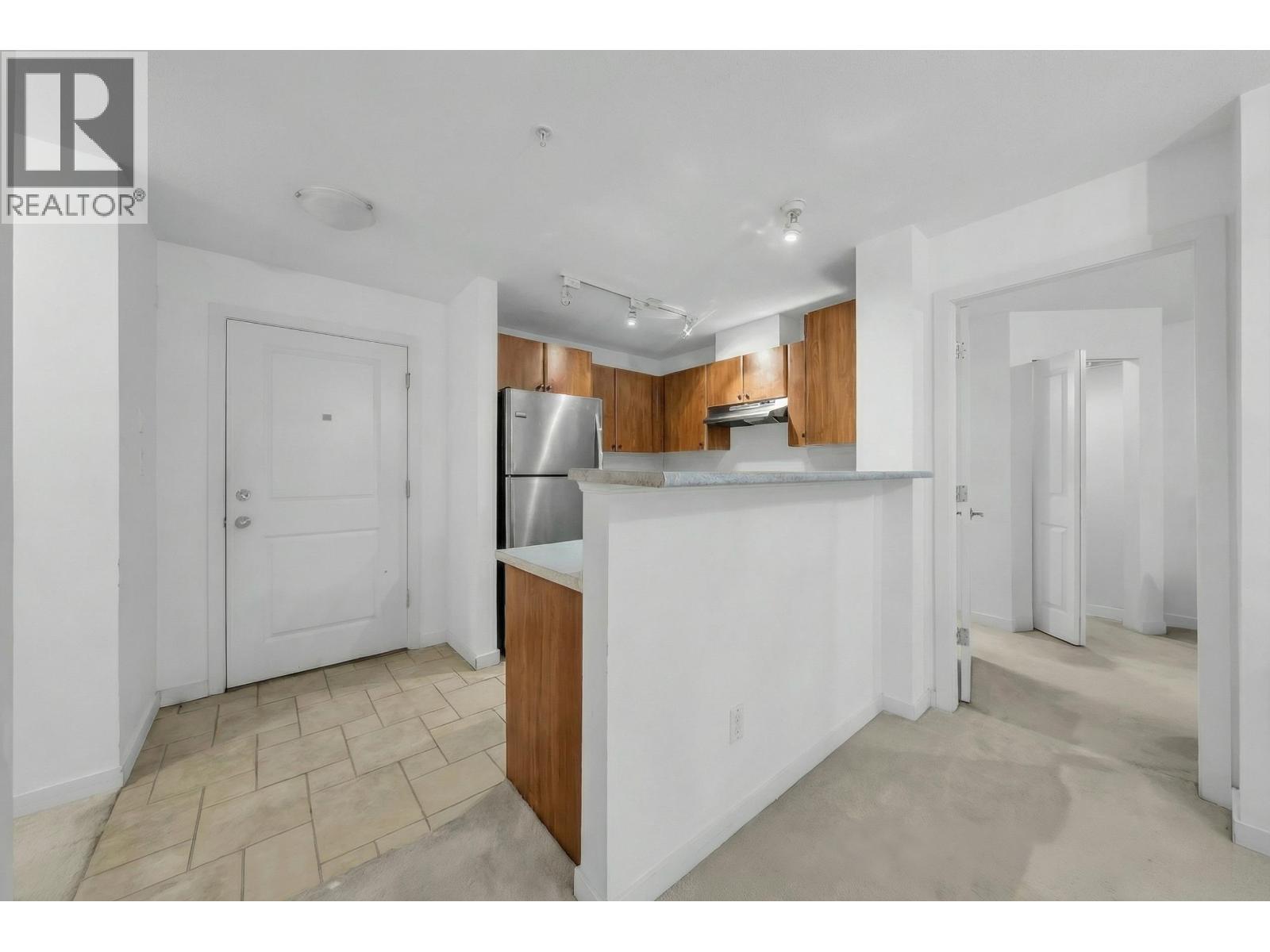 302 6508 Denbigh Avenue, Burnaby, British Columbia  V5H 4W6 - Photo 9 - R3064024