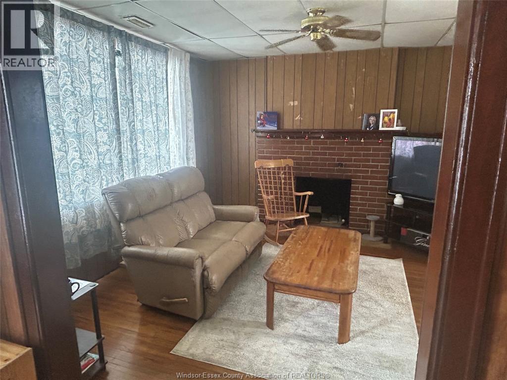 1137 Lincoln Road, Windsor, Ontario N8Y 2H6 - Photo 3 - 25030861