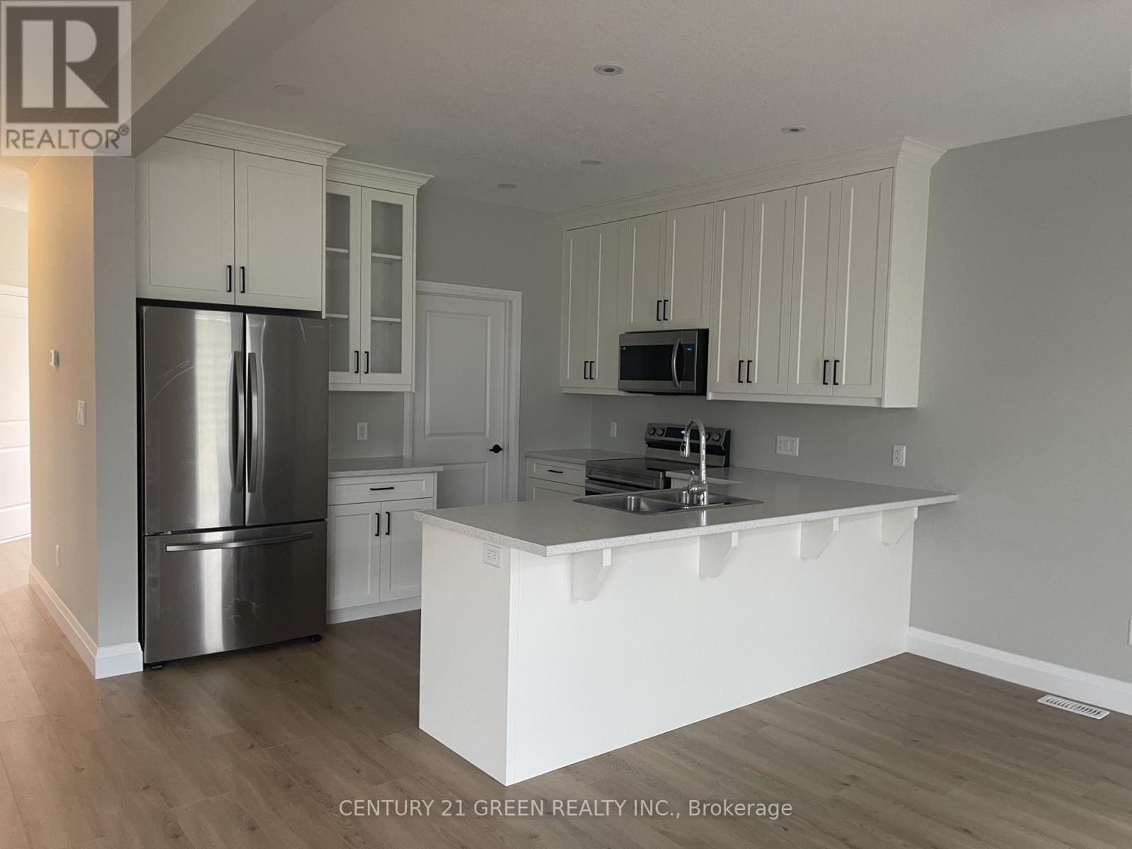 58 Cash Crescent, Ingersoll, Ontario  N5C 0E2 - Photo 5 - X12583792