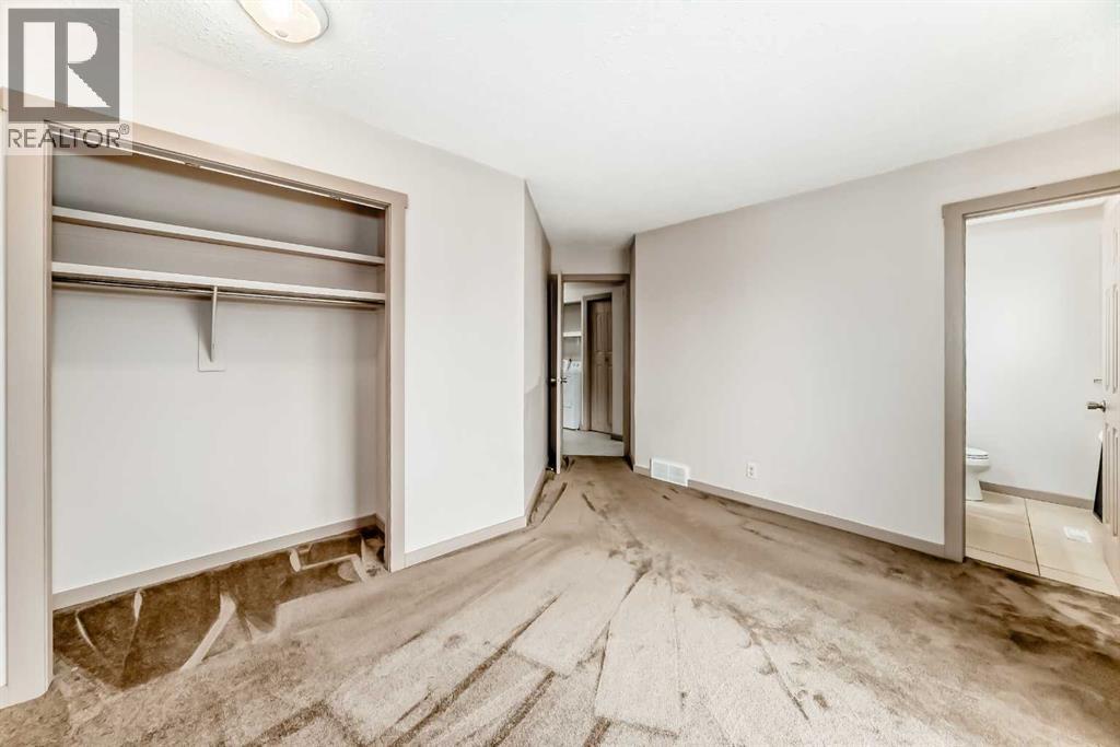 246 Berwick Drive Nw, Calgary, Alberta  T3K 1P5 - Photo 12 - A2254102