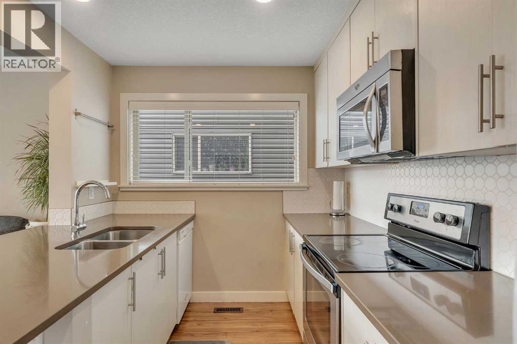 201, 50 Belgian Lane, Cochrane, Alberta  T4C 0Y5 - Photo 10 - A2273464