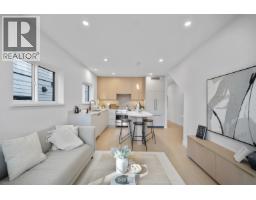 210 2339 E 34TH AVENUE