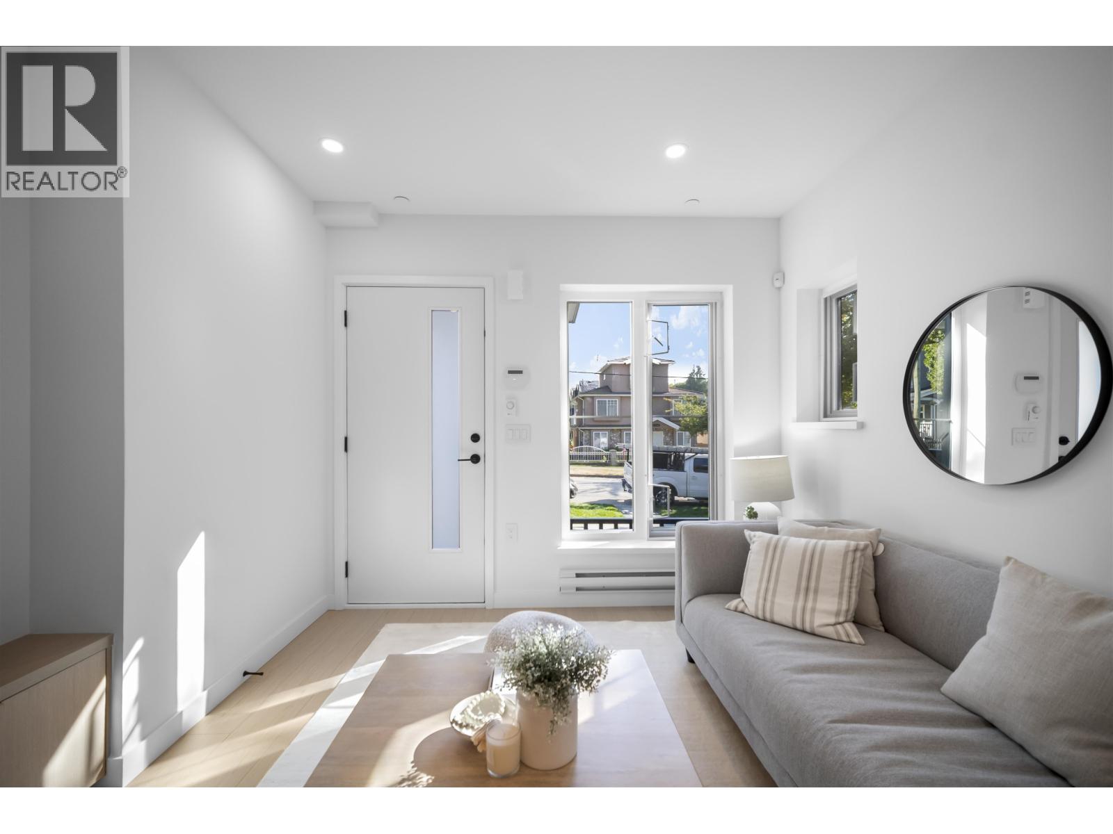 102 2329 E 34th Avenue, Vancouver, British Columbia  V5R 2S6 - Photo 1 - R3071378