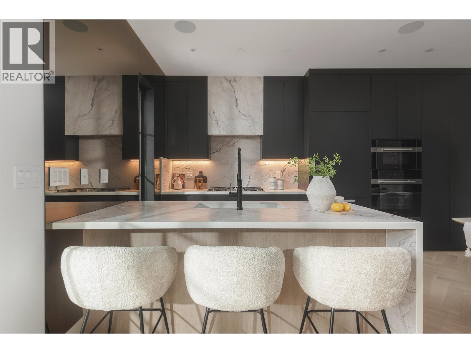 2 240 E 37th Avenue, Vancouver, British Columbia V5W 1E6 - Photo 1 - R3071383