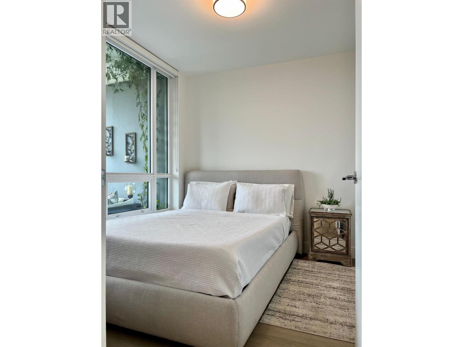 1675 Lions Gate Lane, North Vancouver, British Columbia  V7P 0E3 - Photo 11 - R3071385