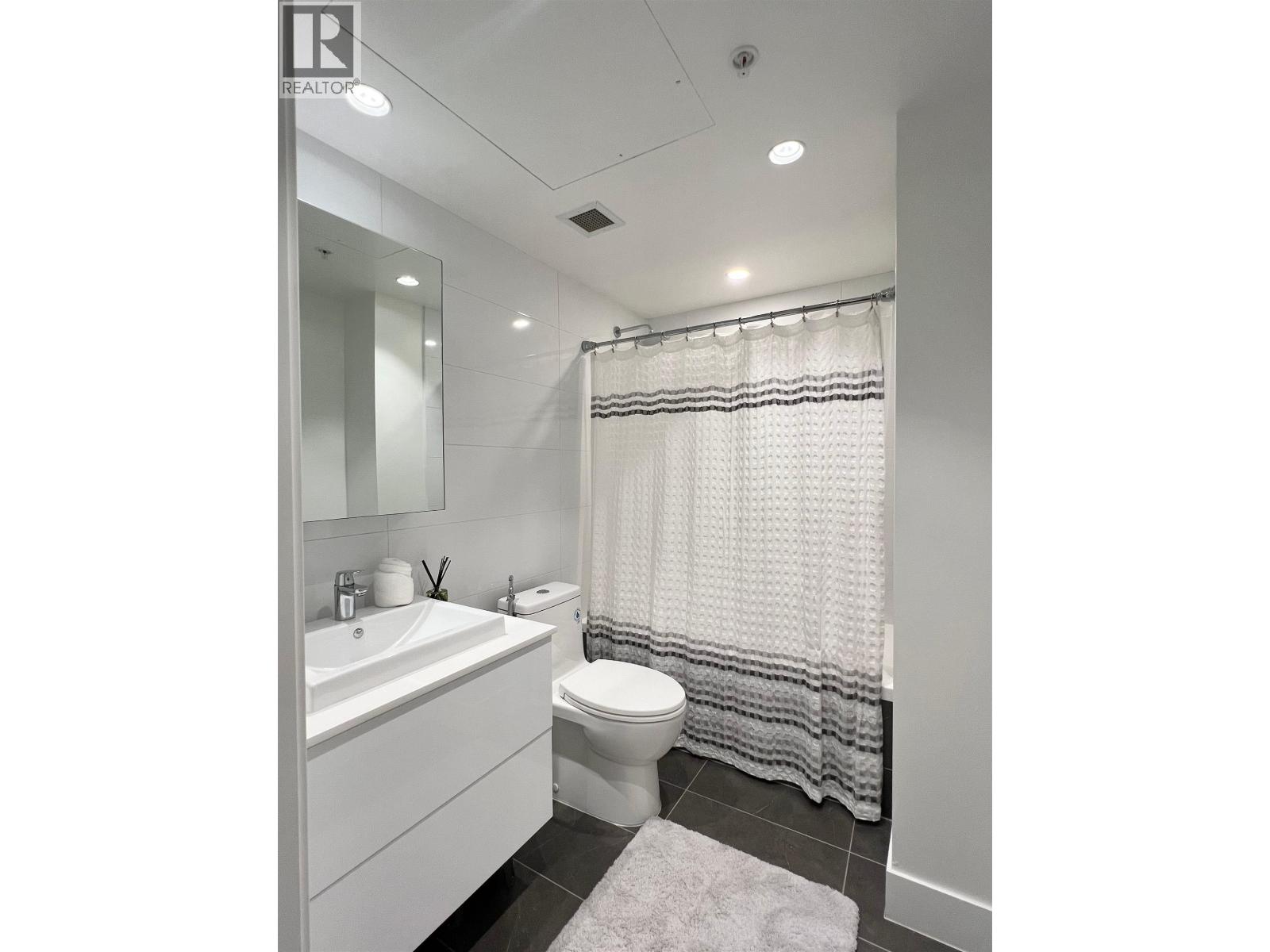 1675 Lions Gate Lane, North Vancouver, British Columbia  V7P 0E3 - Photo 13 - R3071385