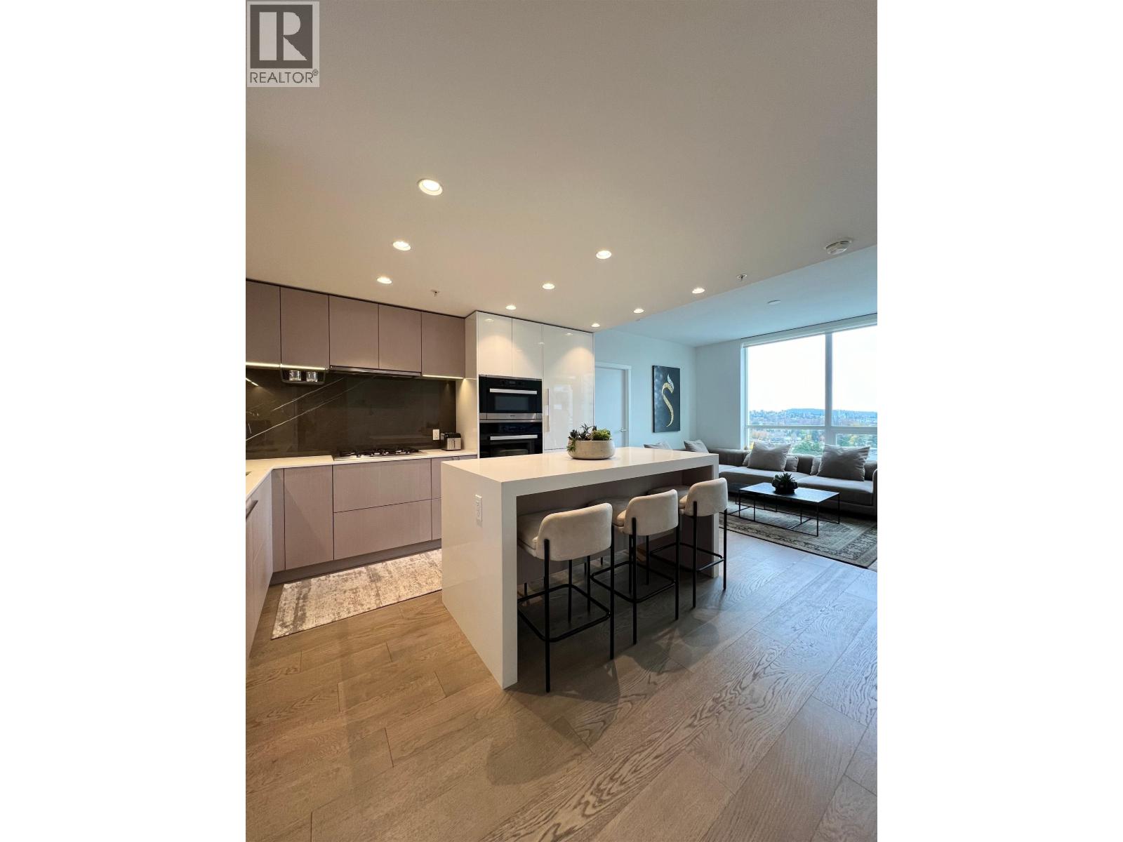 1675 Lions Gate Lane, North Vancouver, British Columbia  V7P 0E3 - Photo 7 - R3071385