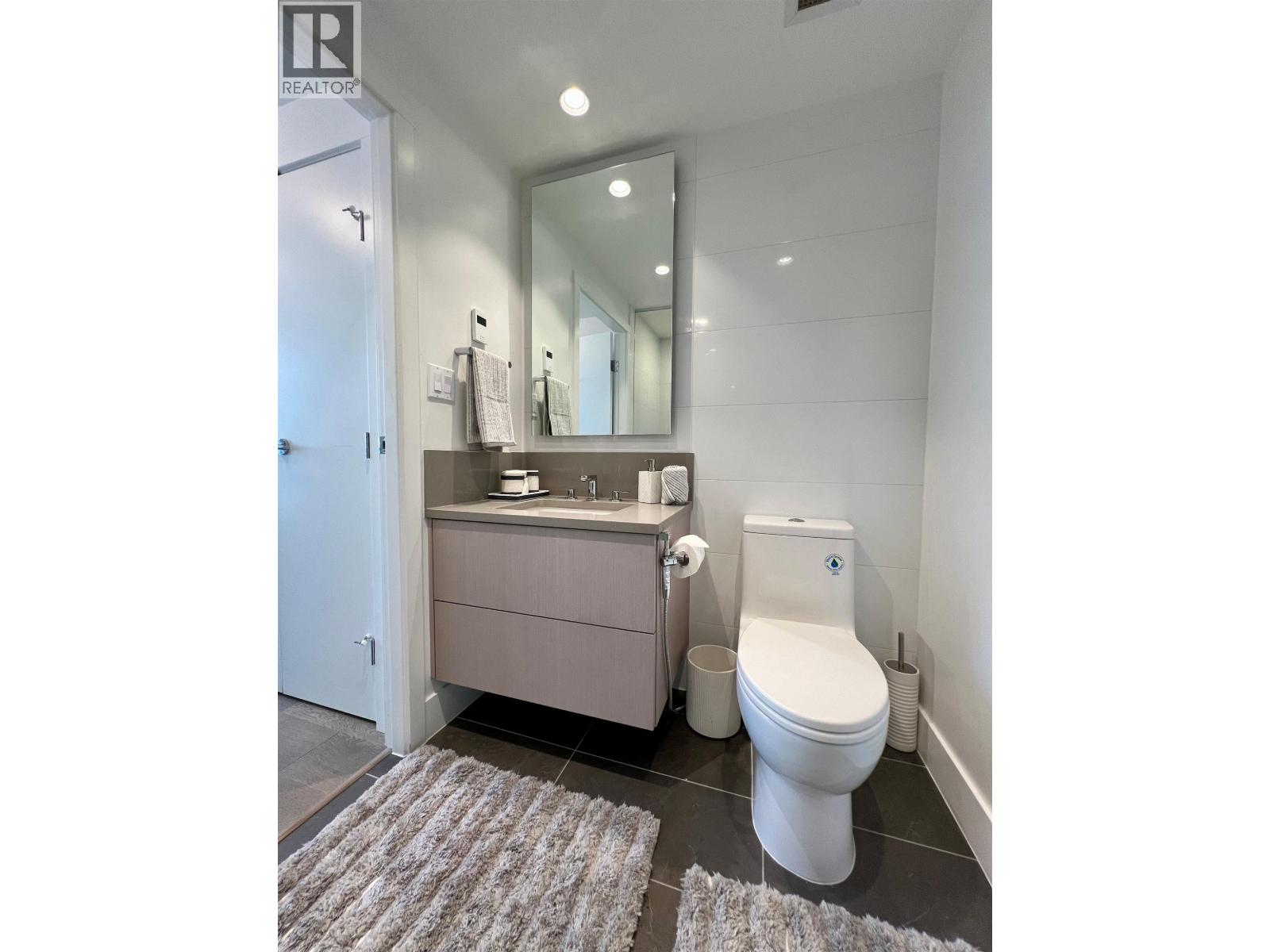 1675 Lions Gate Lane, North Vancouver, British Columbia  V7P 0E3 - Photo 9 - R3071385