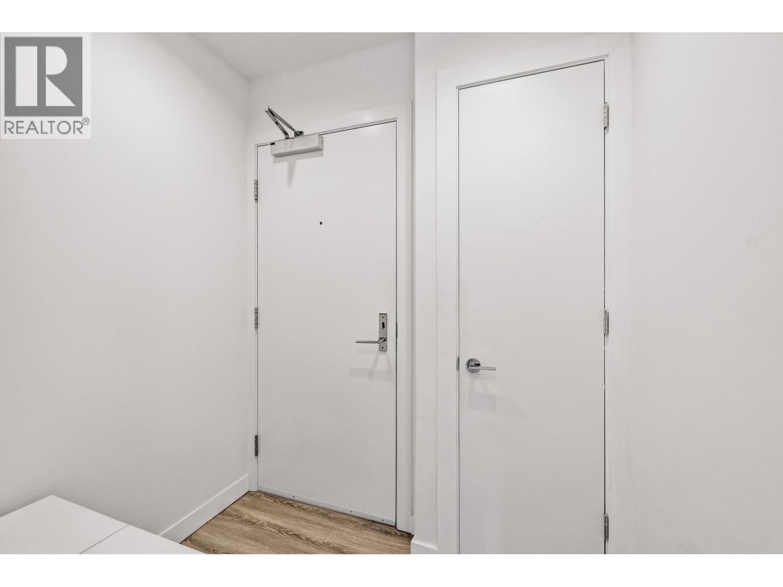 006 9060 University Crescent, Burnaby, British Columbia  V5A 0E1 - Photo 16 - R3041976