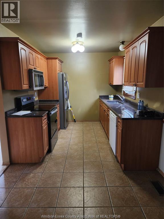 3164 Conservation Drive, Windsor, Ontario N8W 5B9 - Photo 3 - 25030916