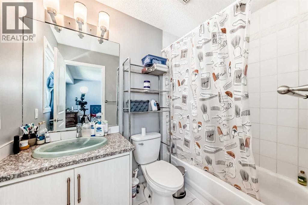 52 Martinglen Place Ne, Calgary, Alberta  T3J 3J1 - Photo 14 - A2256502