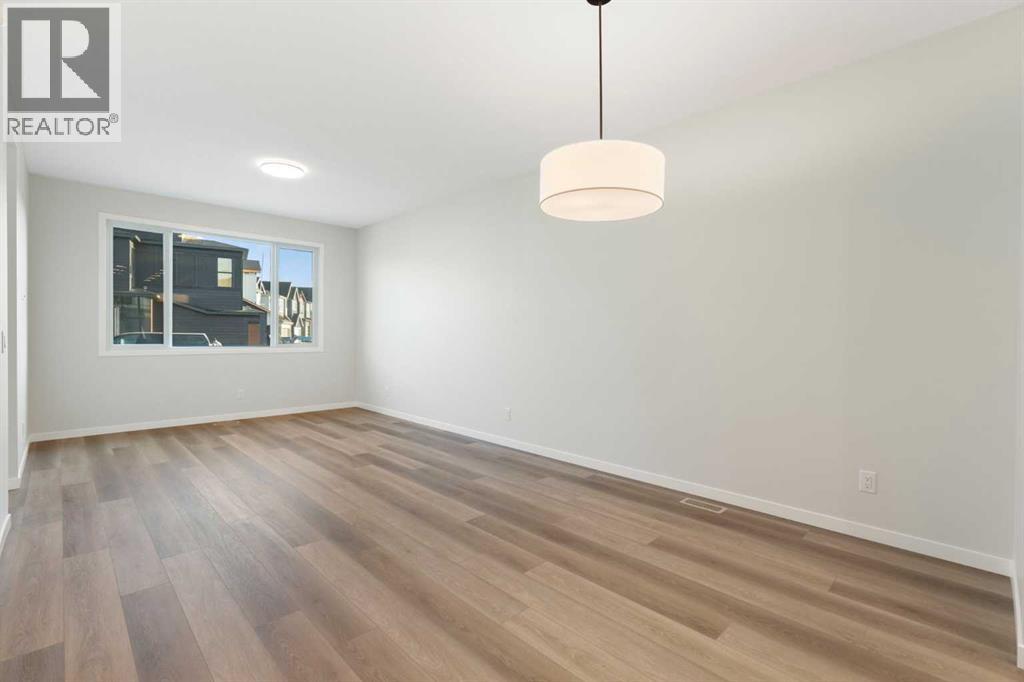 552 Rowmont Boulevard Nw, Calgary, Alberta  T3L 0L6 - Photo 11 - A2258333