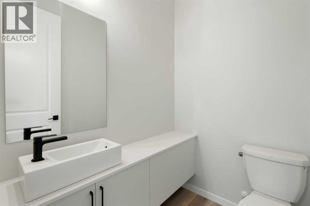 552 Rowmont Boulevard Nw, Calgary, Alberta  T3L 0L6 - Photo 17 - A2258333