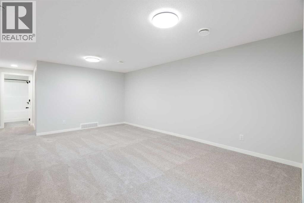 552 Rowmont Boulevard Nw, Calgary, Alberta  T3L 0L6 - Photo 40 - A2258333
