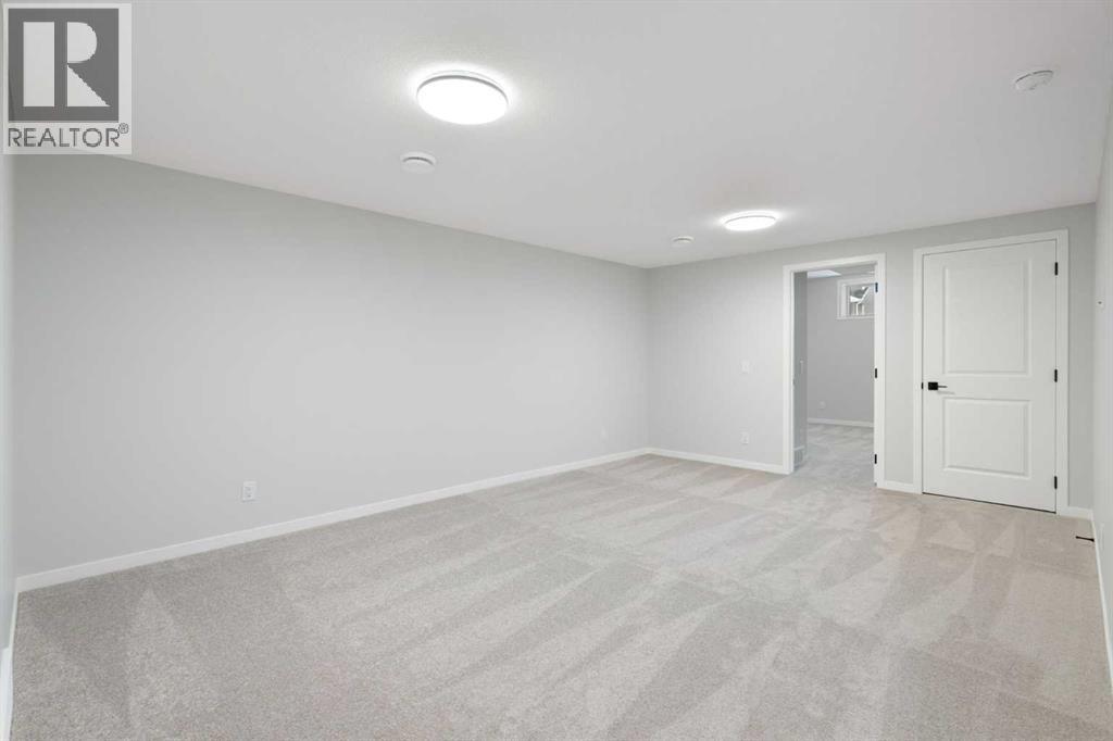 552 Rowmont Boulevard Nw, Calgary, Alberta  T3L 0L6 - Photo 37 - A2258333