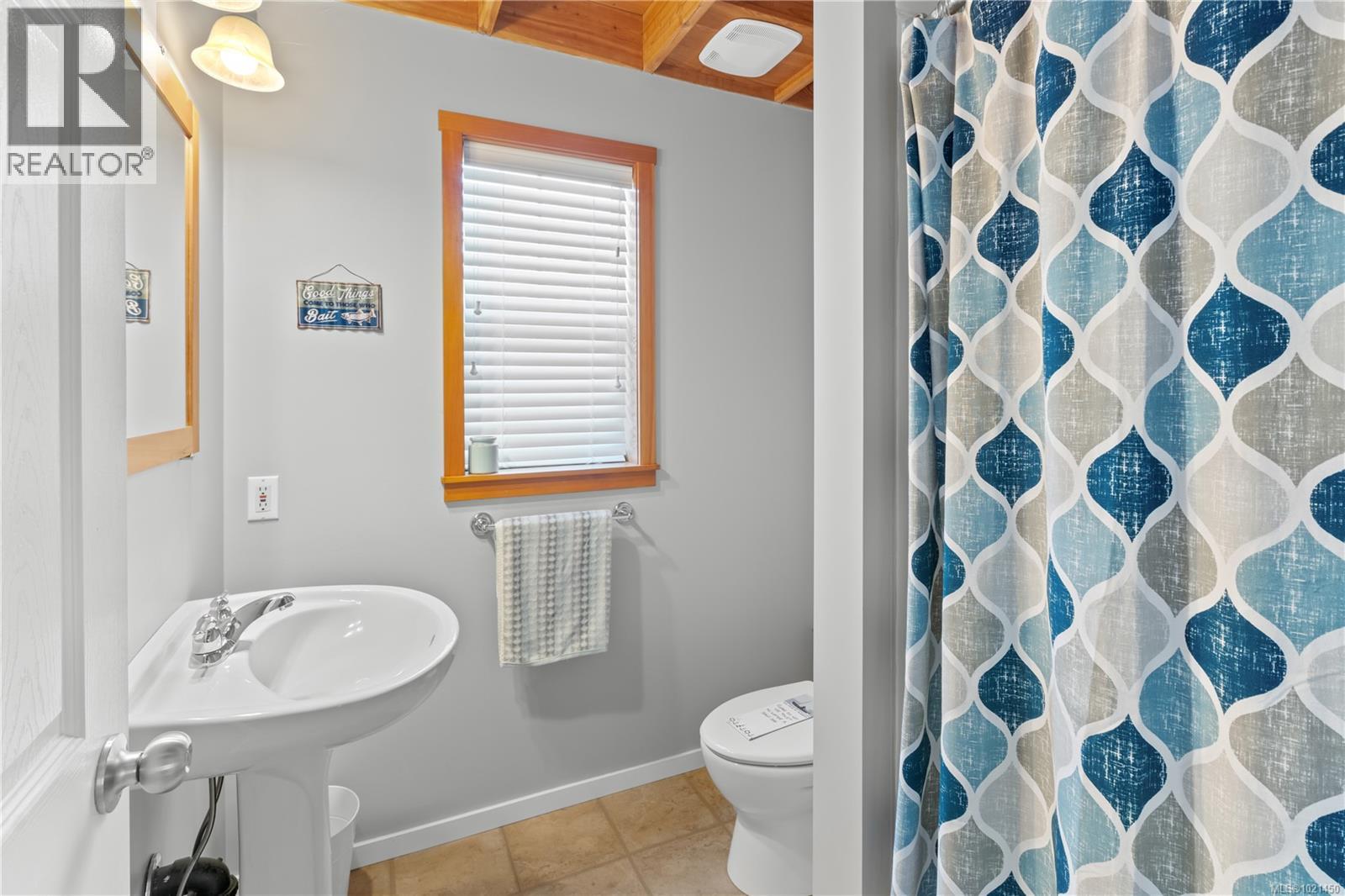 1129 Fifth Ave, Ucluelet, British Columbia  V0R 3A0 - Photo 7 - 1021450