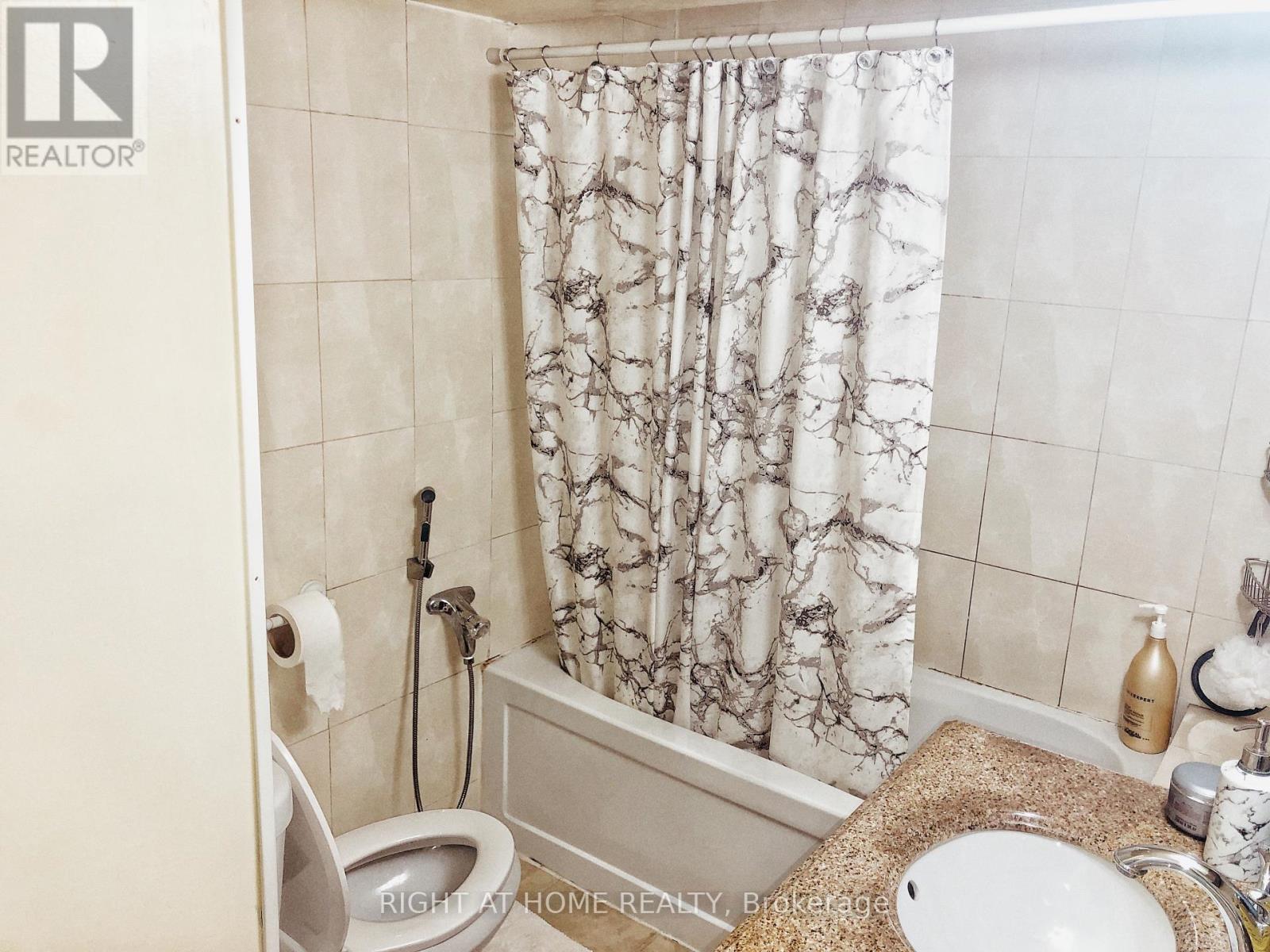Basement Apt - 120 Simonston Boulevard, Markham, Ontario  L3T 4L8 - Photo 6 - N12515046