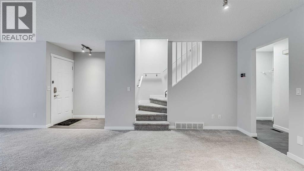 3667 Sierra Morena Road Sw, Calgary, Alberta  T3H 3A6 - Photo 7 - A2273484