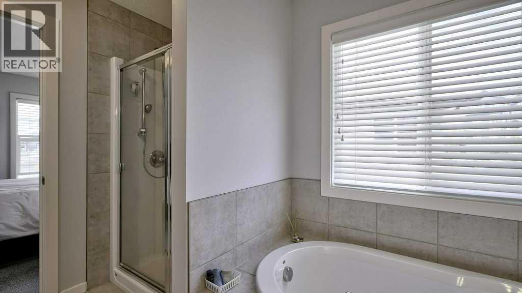 244 Heritage Bay, Cochrane, Alberta  T4C 0L3 - Photo 27 - A2235147