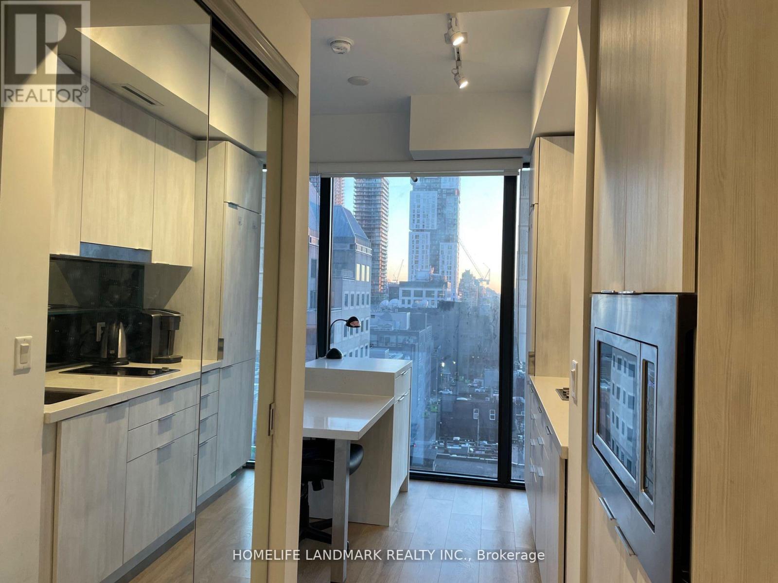 1001 - 215 Queen Street W, Toronto, Ontario  M5V 0P5 - Photo 3 - C12592720