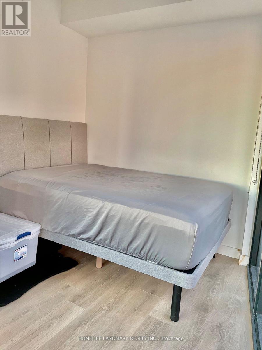 1001 - 215 Queen Street W, Toronto, Ontario  M5V 0P5 - Photo 8 - C12592720