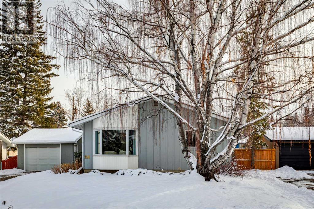 114 Hallbrook Drive Sw, Calgary, Alberta  T2V 3H6 - Photo 1 - A2273074