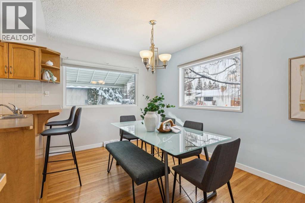 114 Hallbrook Drive Sw, Calgary, Alberta  T2V 3H6 - Photo 9 - A2273074