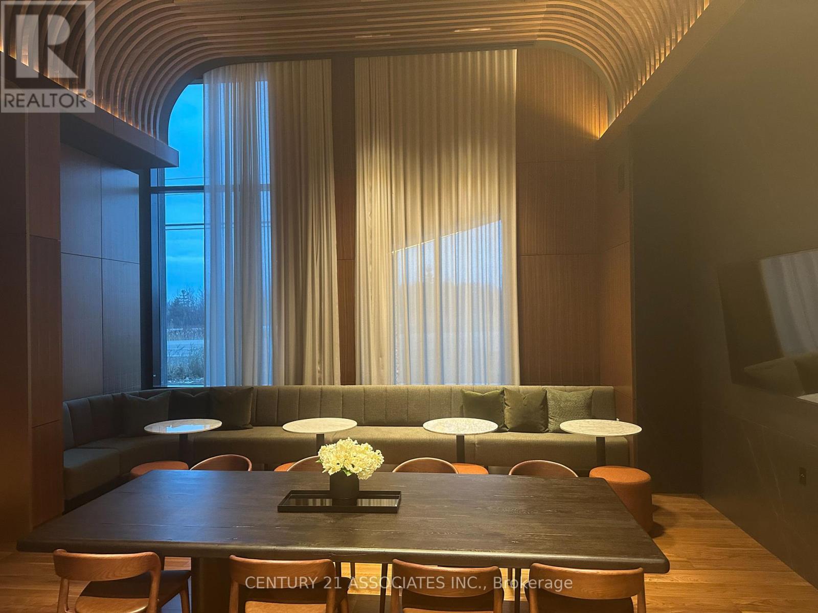 2001 - 3240 William Coltson Avenue, Oakville, Ontario  L6H 8C8 - Photo 9 - W12592718