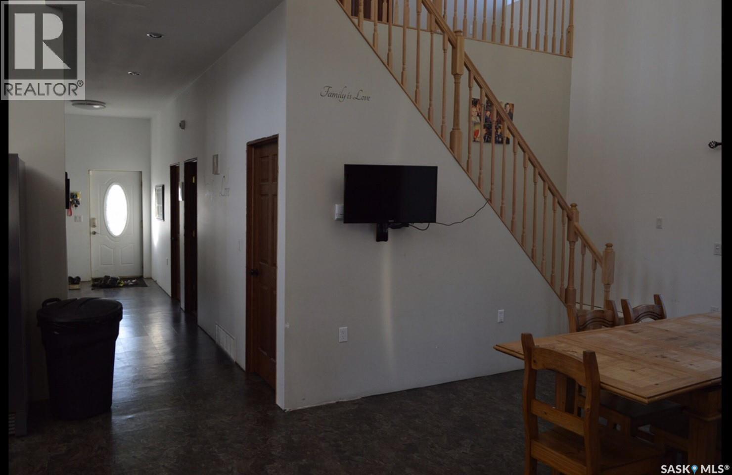 Michel Acreage, Estevan Rm No. 5, Saskatchewan  S4A 2A5 - Photo 3 - SK025067