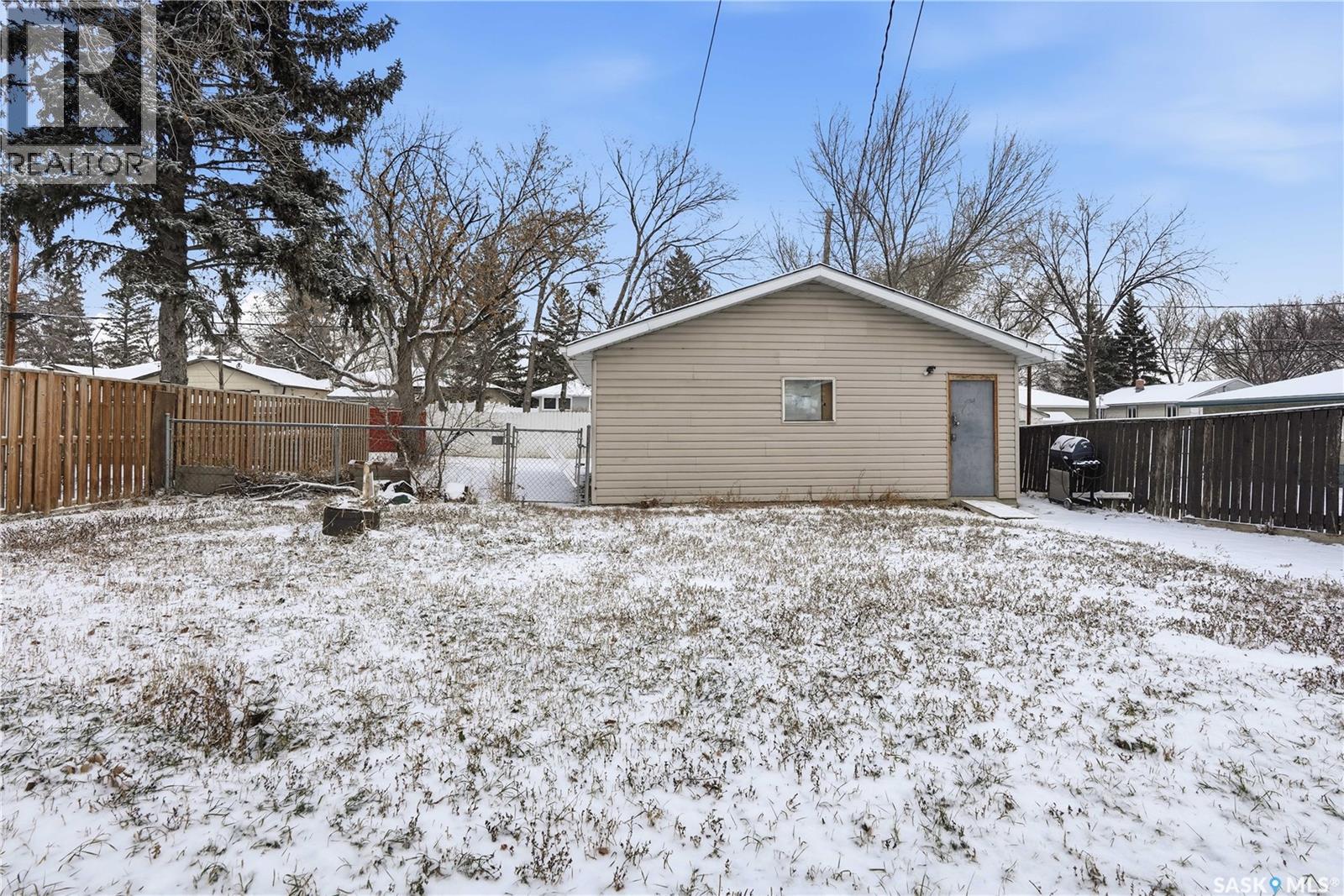 749 Royal Street, Regina, Saskatchewan  S4T 4Z3 - Photo 34 - SK025025