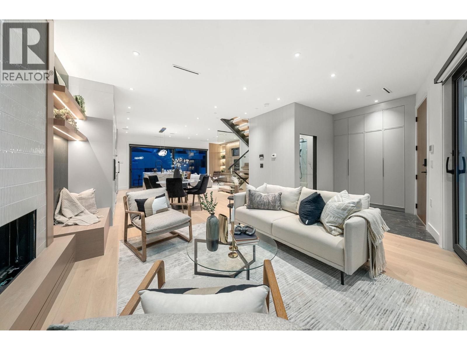 3679 Pandora Street, Vancouver, British Columbia  V5K 1X1 - Photo 3 - R3069690