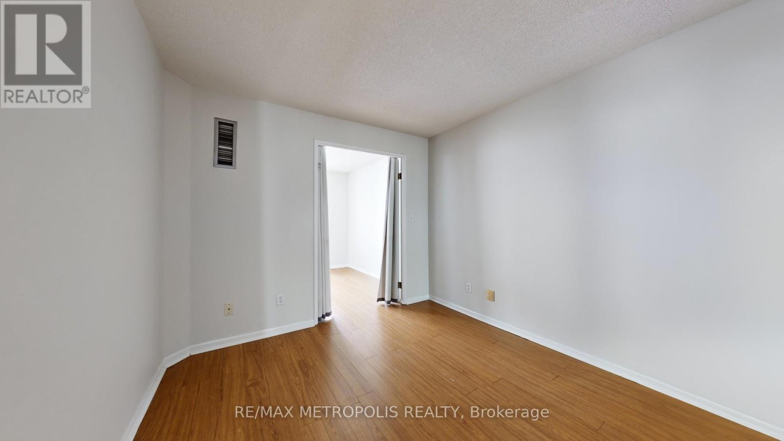 1814 - 7 Carlton Street, Toronto, Ontario  M5B 2M3 - Photo 13 - C12296192