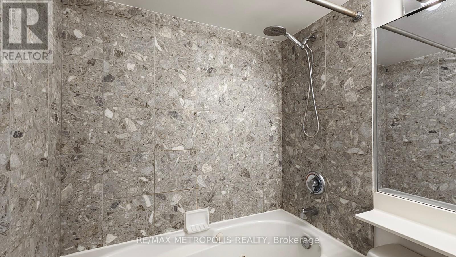 1814 - 7 Carlton Street, Toronto, Ontario  M5B 2M3 - Photo 21 - C12296192