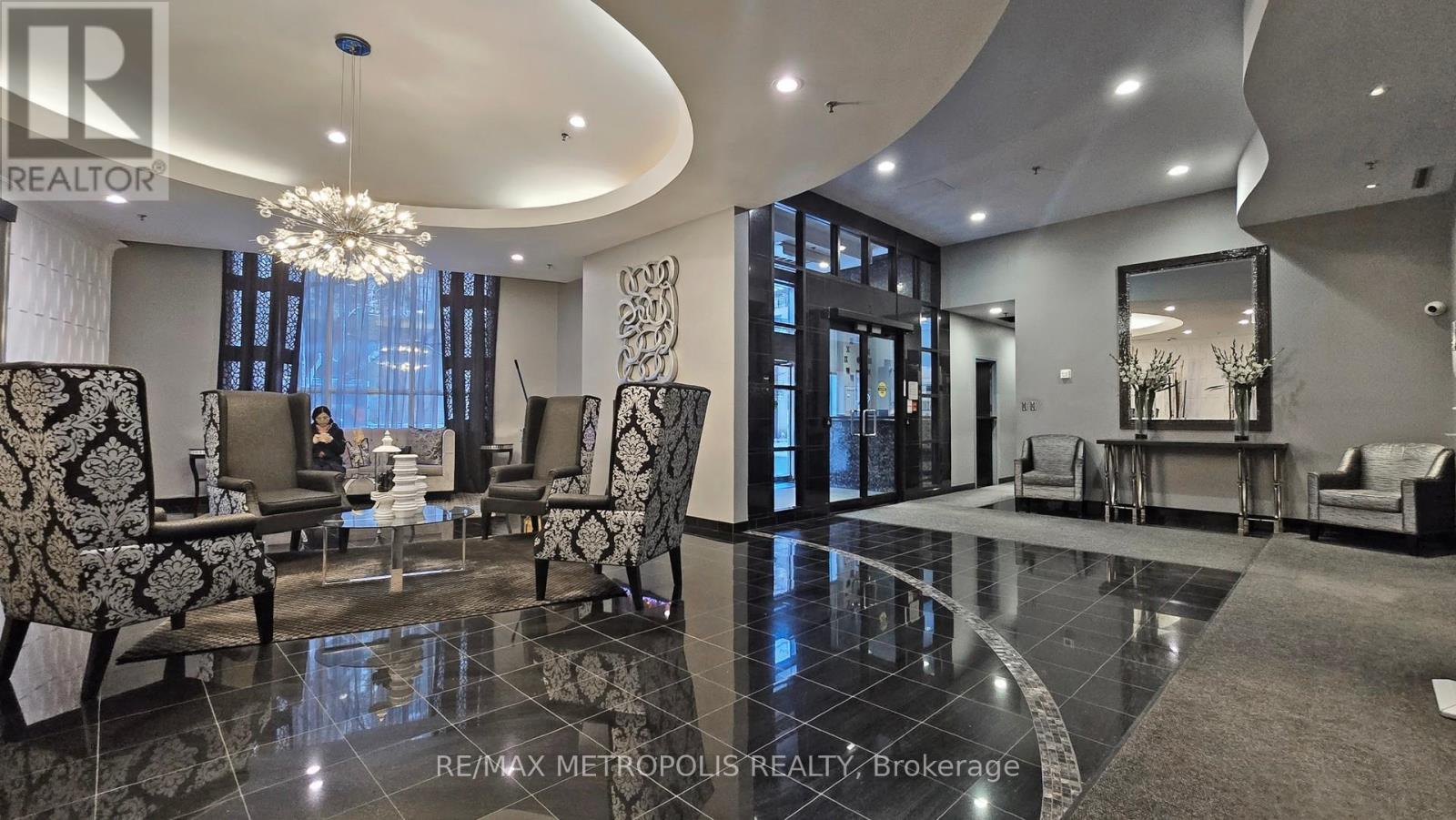 1814 - 7 Carlton Street, Toronto, Ontario  M5B 2M3 - Photo 3 - C12296192