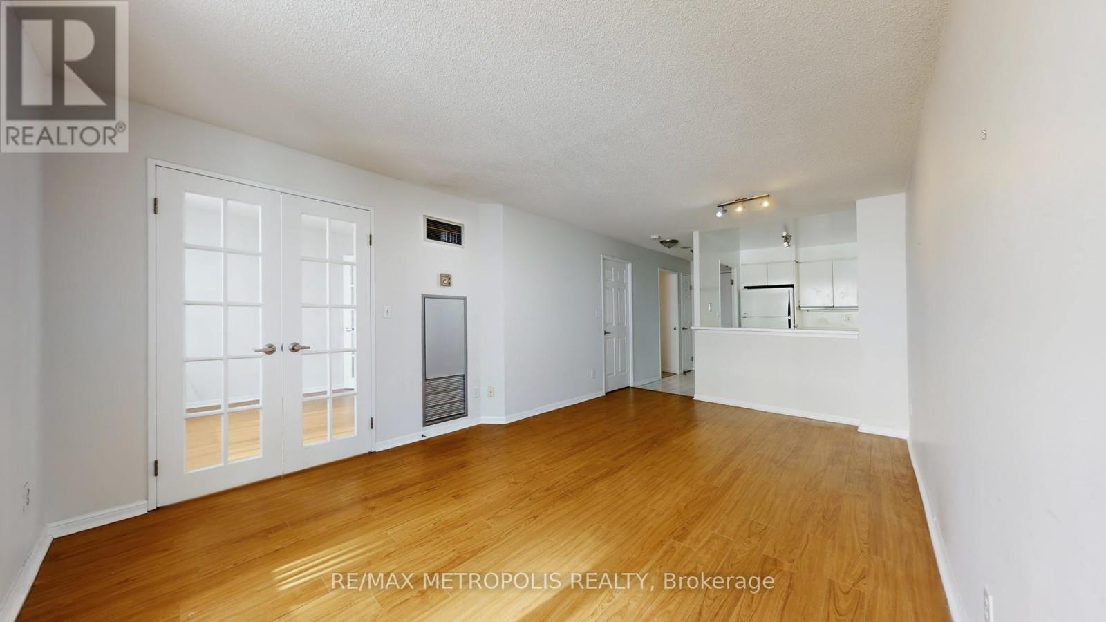 1814 - 7 Carlton Street, Toronto, Ontario  M5B 2M3 - Photo 7 - C12296192