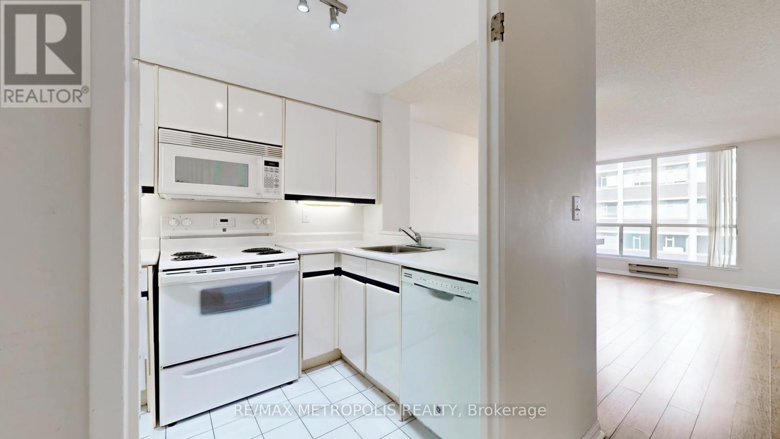 1814 - 7 Carlton Street, Toronto, Ontario  M5B 2M3 - Photo 9 - C12296192