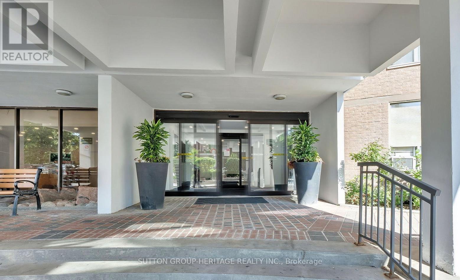 1008 - 5 Vicora Linkway Way, Toronto, Ontario  M3C 1A4 - Photo 2 - C12399851