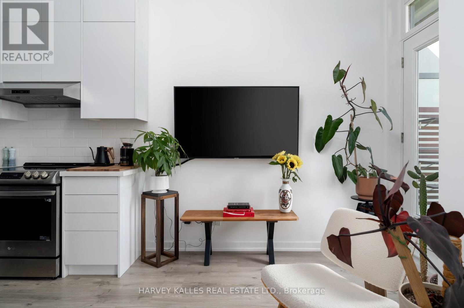 317 - 380 Macpherson Avenue, Toronto, Ontario  M4V 3E3 - Photo 25 - C12424458