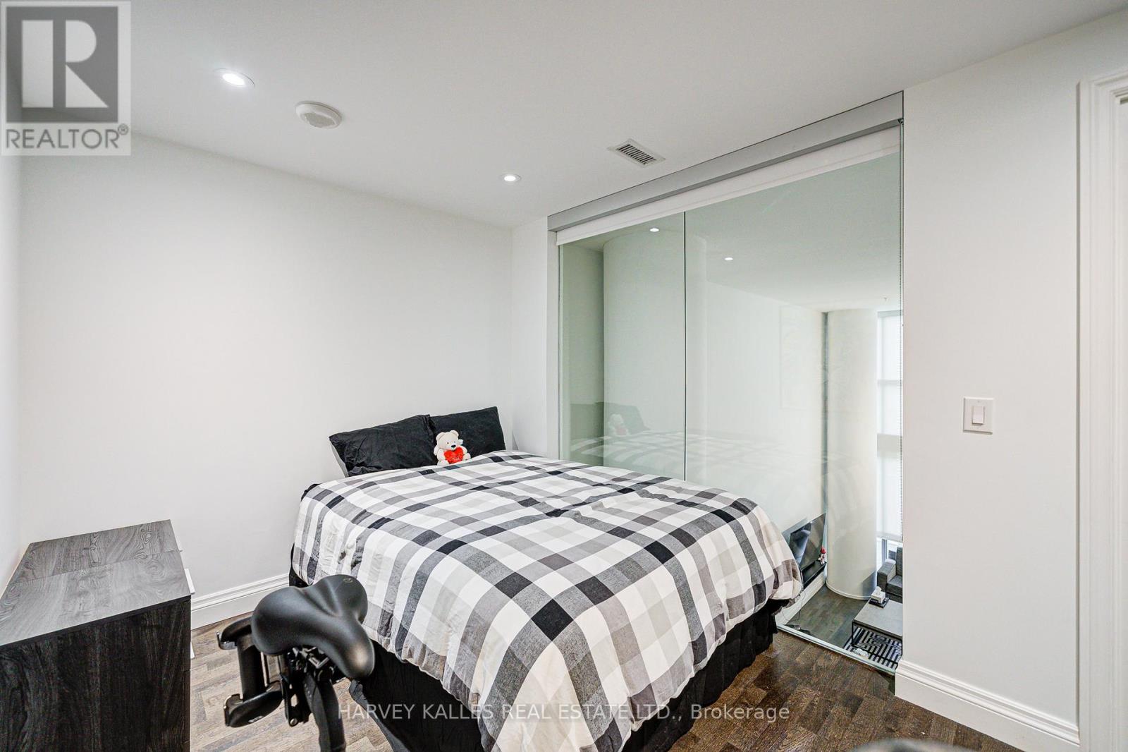 801 - 101 Charles Street E, Toronto, Ontario  M4Y 0A9 - Photo 31 - C12437269