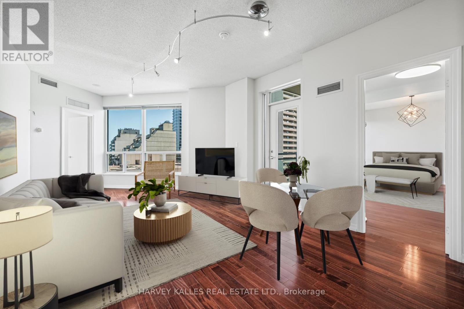 1703 - 300 Bloor Street E, Toronto, Ontario M4W 3Y2 - Photo 2 - C12424969