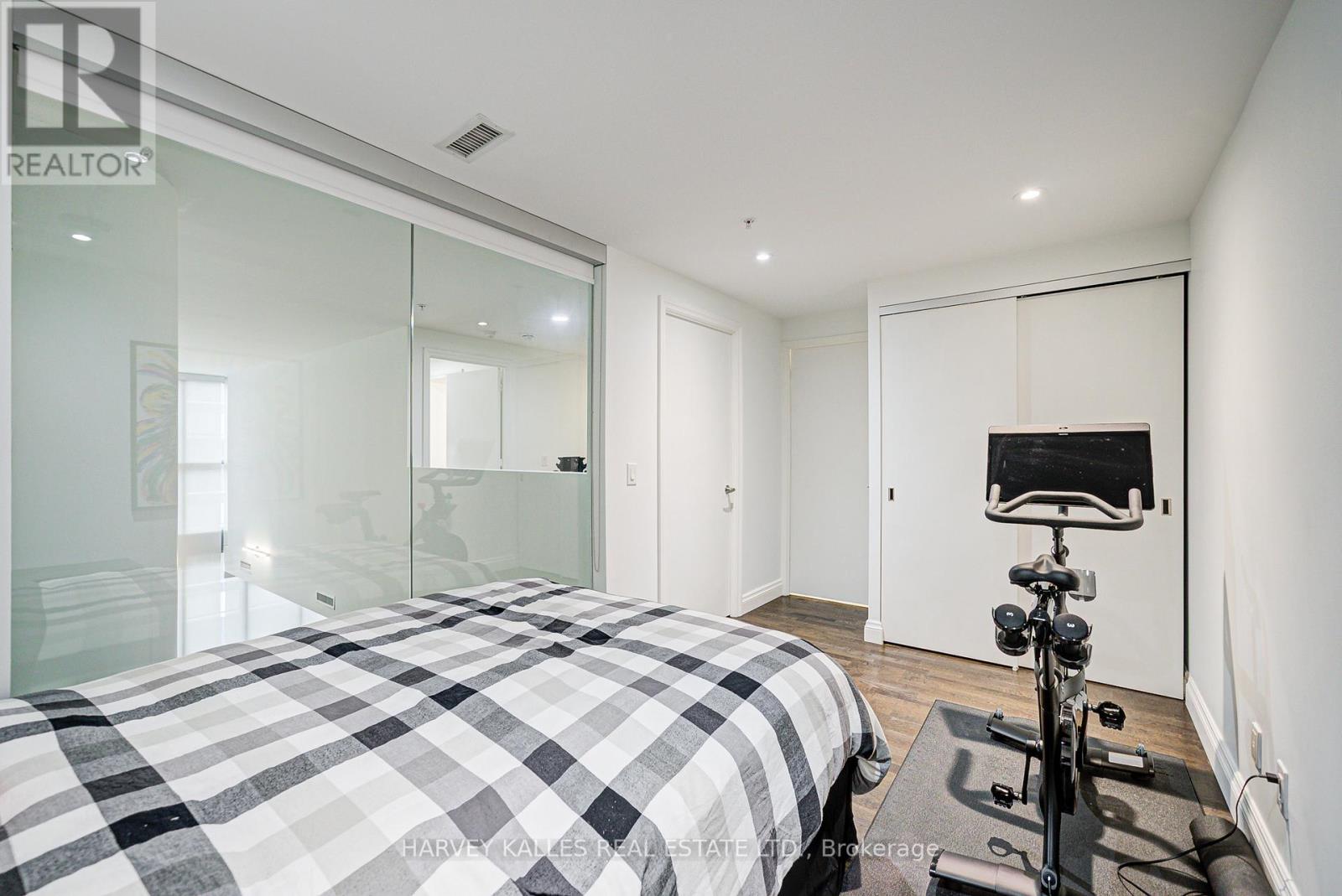 801 - 101 Charles Street E, Toronto, Ontario  M4Y 0A9 - Photo 32 - C12437269